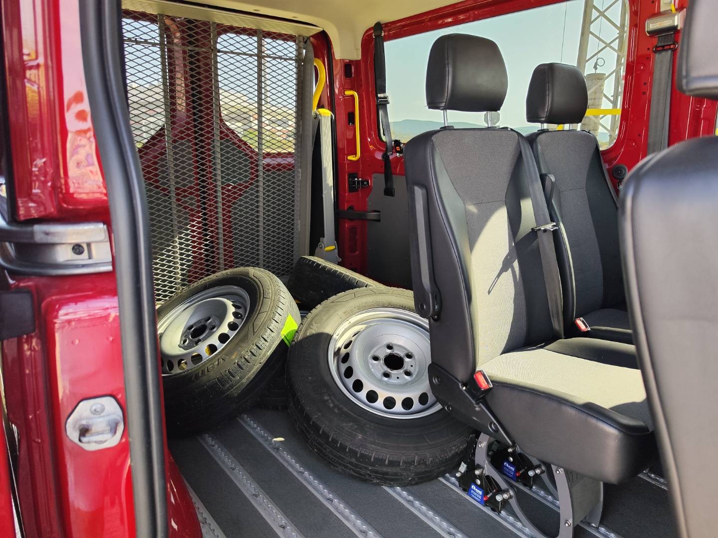 Volkswagen Crafter L2H1 2.0/103kW 9m  ZŤP Špeciál – foto 25
