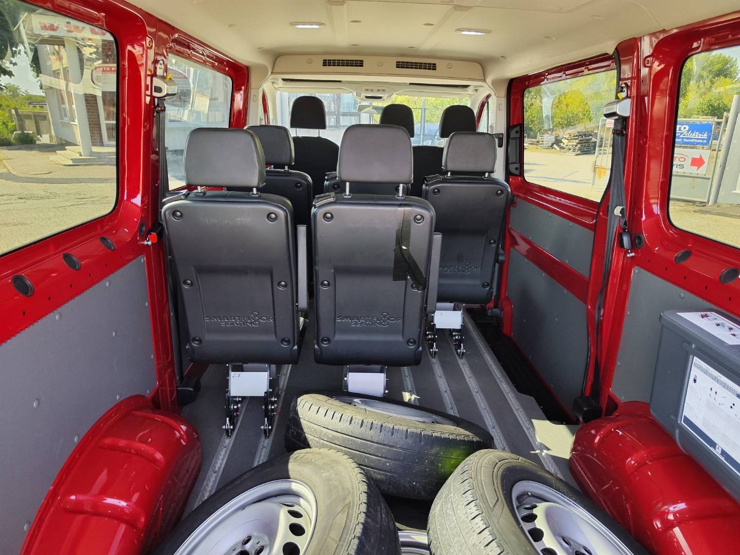 Volkswagen Crafter L2H1 2.0/103kW 9m  ZŤP Špeciál – foto 26