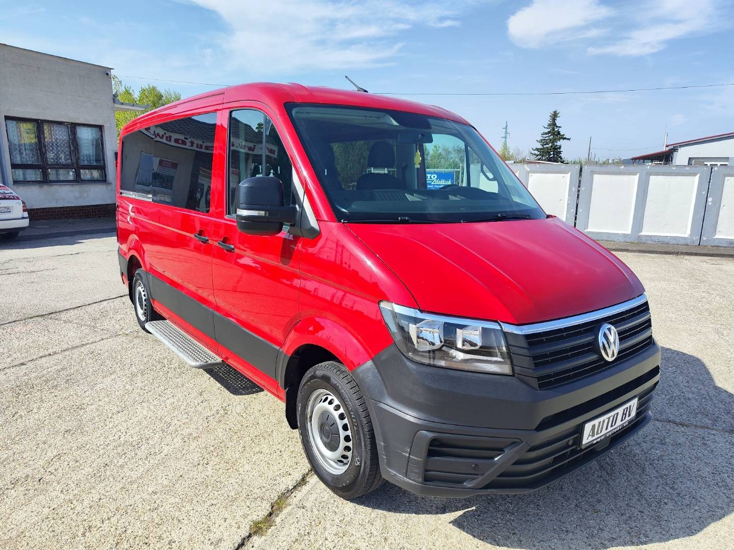 Volkswagen Crafter L2H1 2.0/103kW 9m  ZŤP Špeciál – foto 5