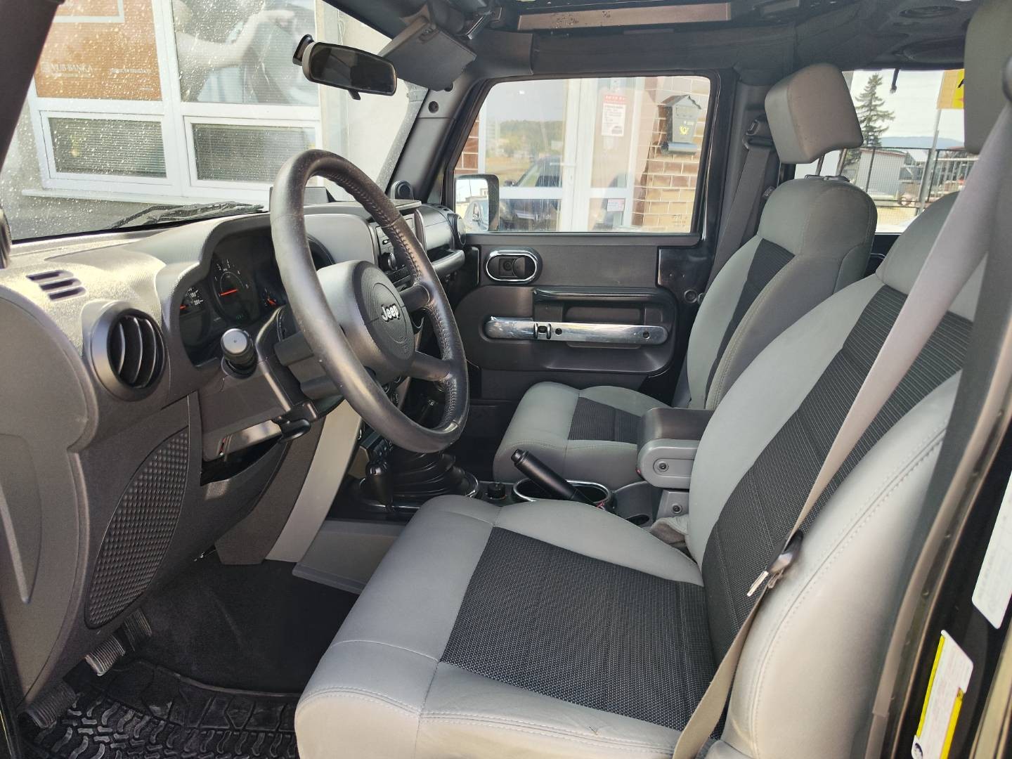 Jeep Wrangler 2.8 CRD Unlimited , 130kW, M6, 5d. (2007 - 2008) – foto 11