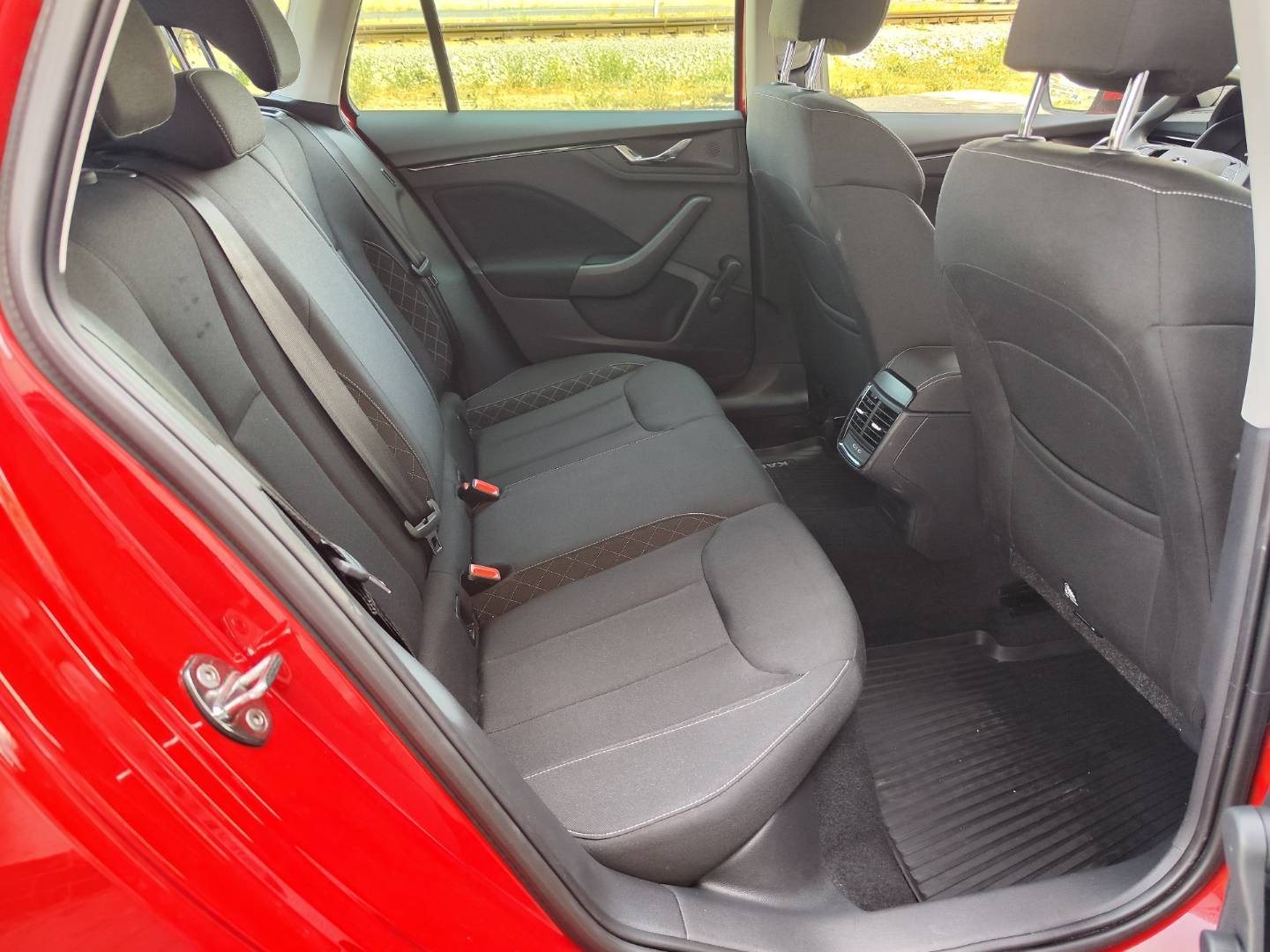 Škoda Kamiq 1.0 TSI Active DSG – foto 15