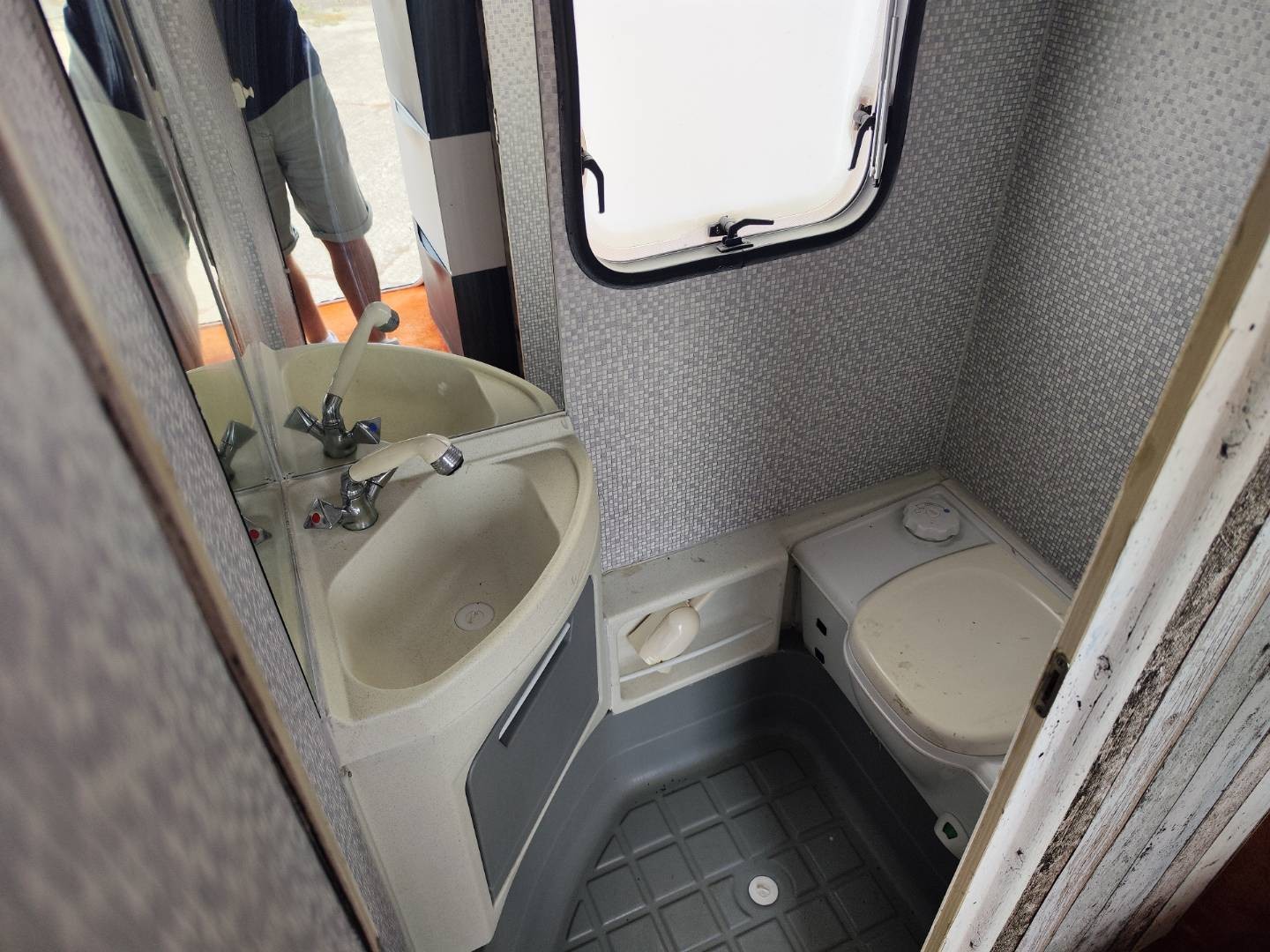 Ford Transit camp 2,5/59 kW 5 miest – foto 18