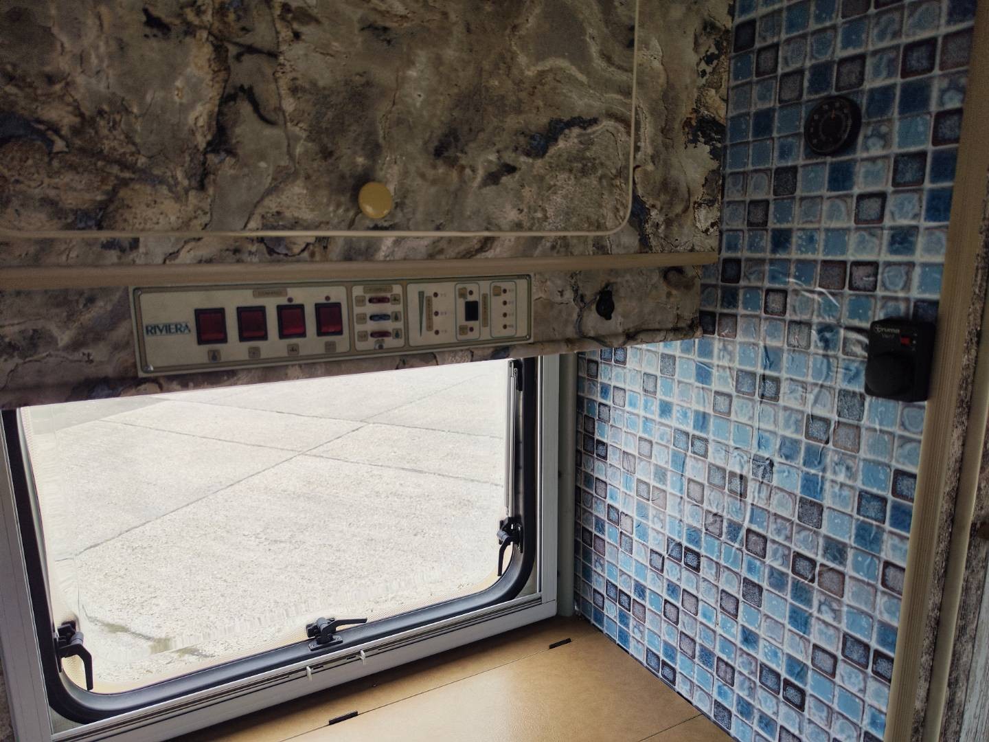 Ford Transit camp 2,5/59 kW 5 miest – foto 20