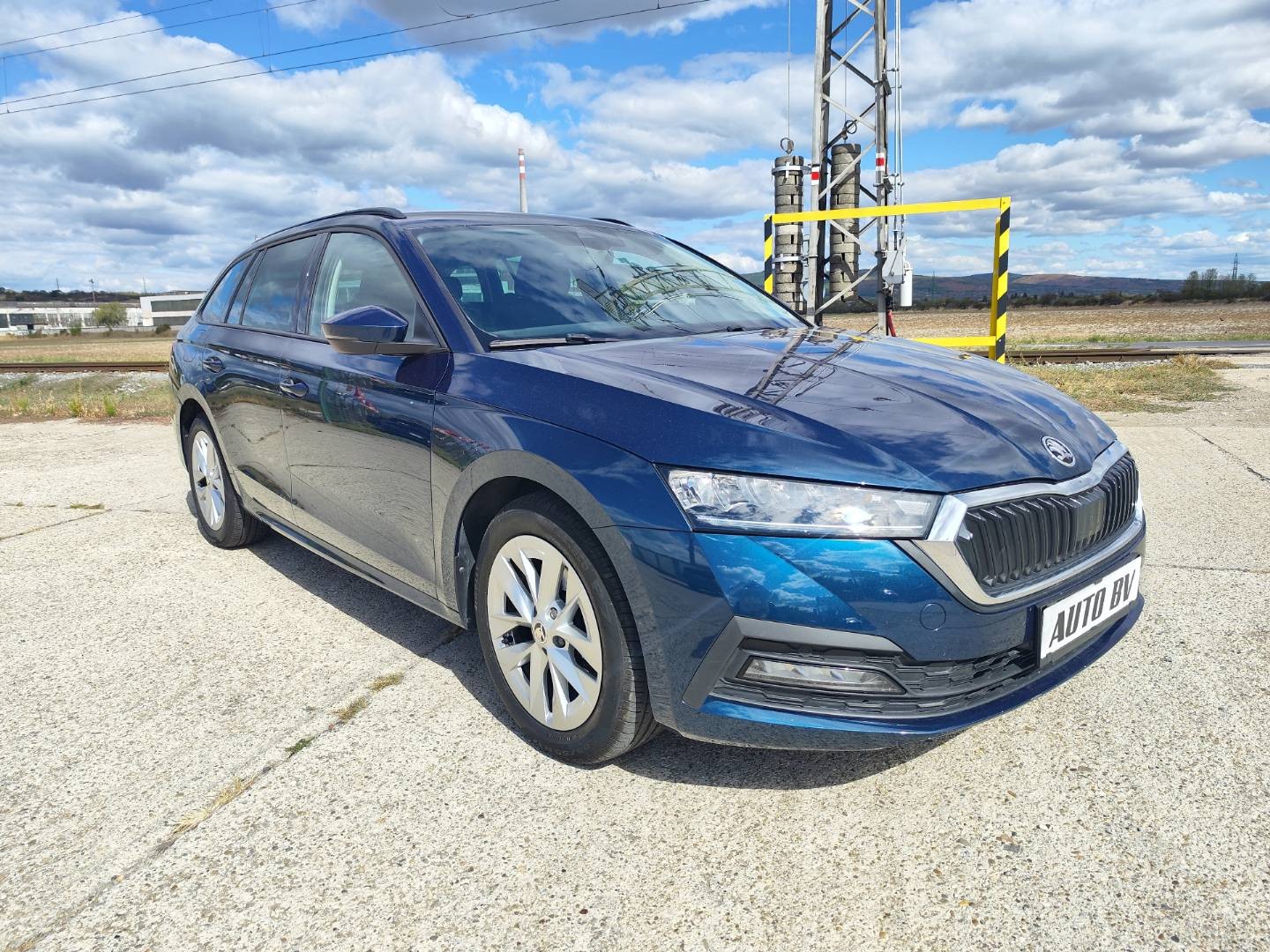 Škoda Octavia Combi 2.0 TDI SCR Ambition DSG – foto 4
