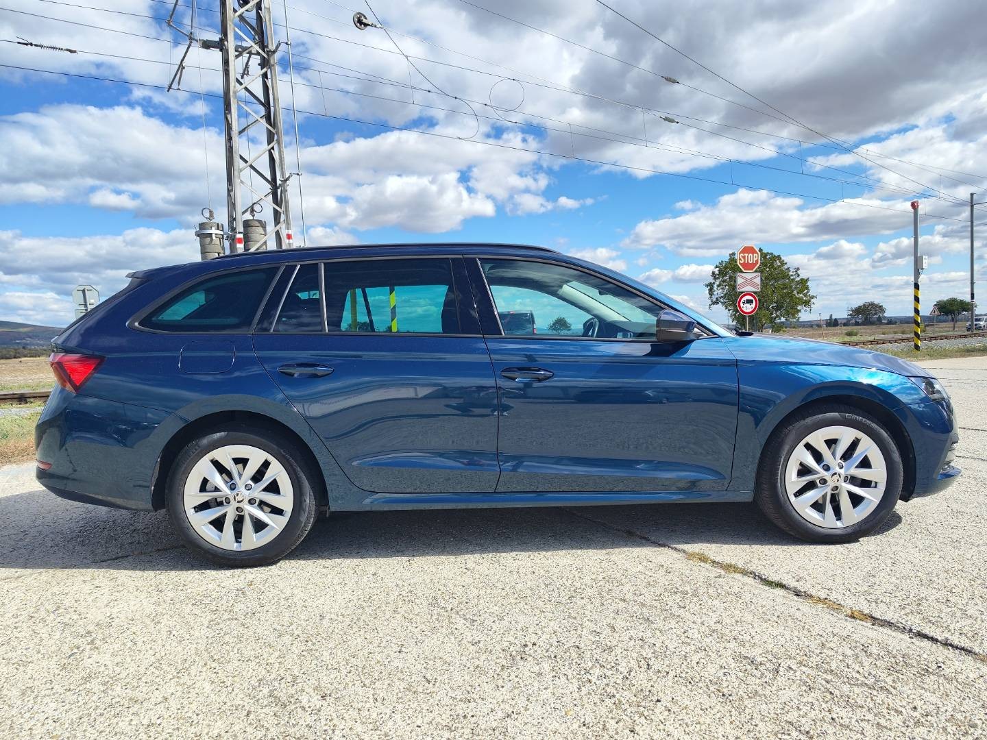 Škoda Octavia Combi 2.0 TDI SCR Ambition DSG – foto 5