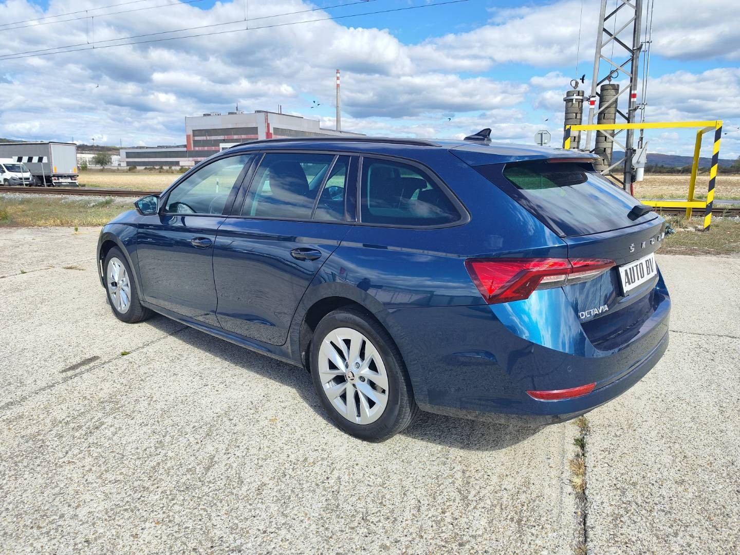 Škoda Octavia Combi 2.0 TDI SCR Ambition DSG – foto 7