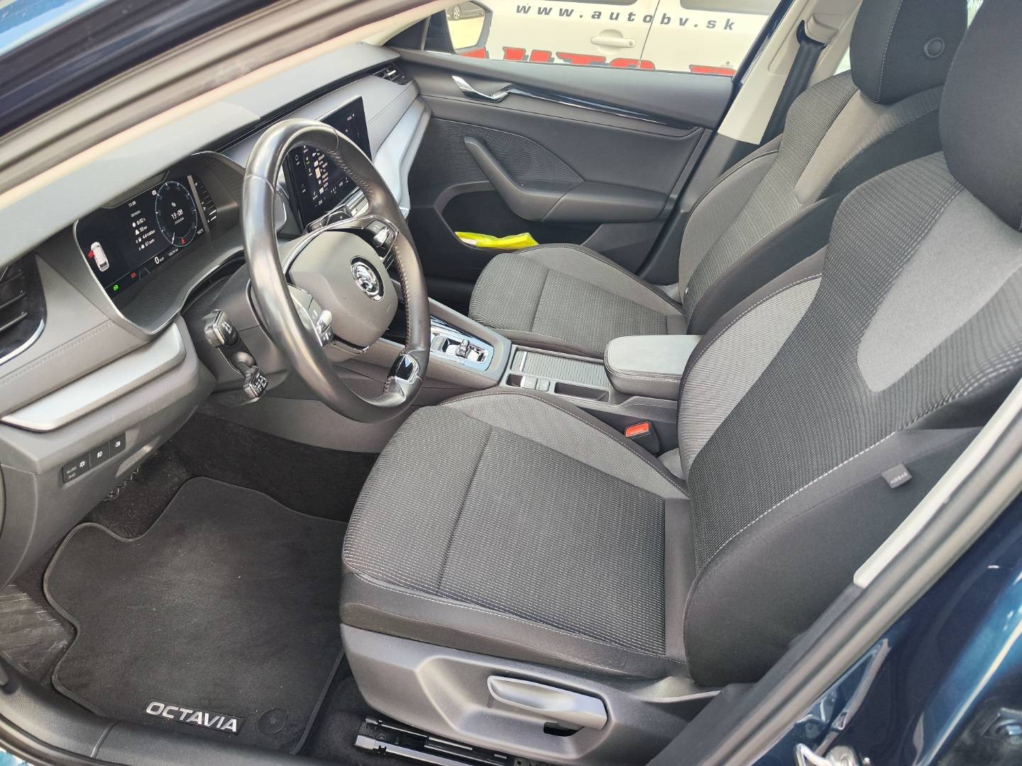 Škoda Octavia Combi 2.0 TDI SCR Ambition DSG – foto 10