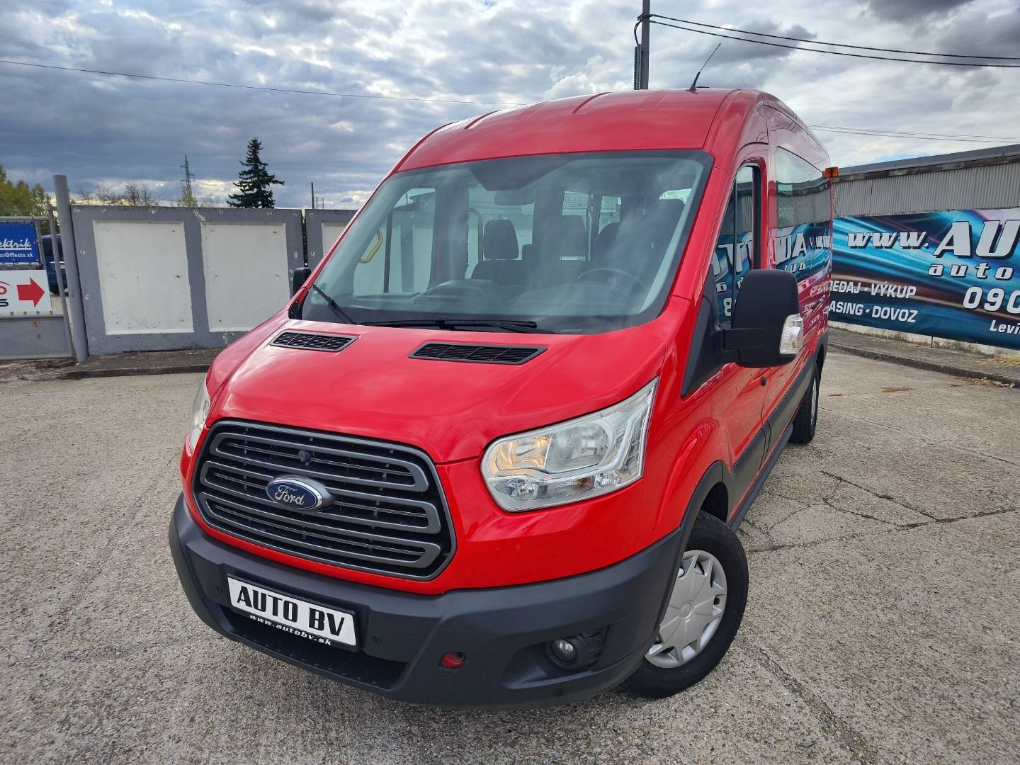 Ford Transit Bus ZŤP špeciál 2.0/77 kW