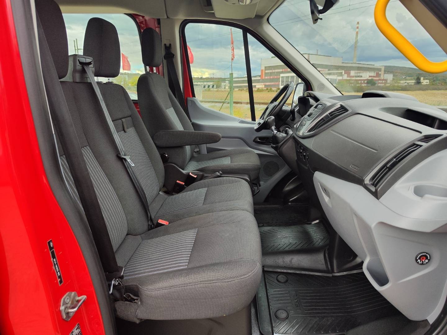 Ford Transit Bus ZŤP špeciál 2.0/77 kW – foto 12