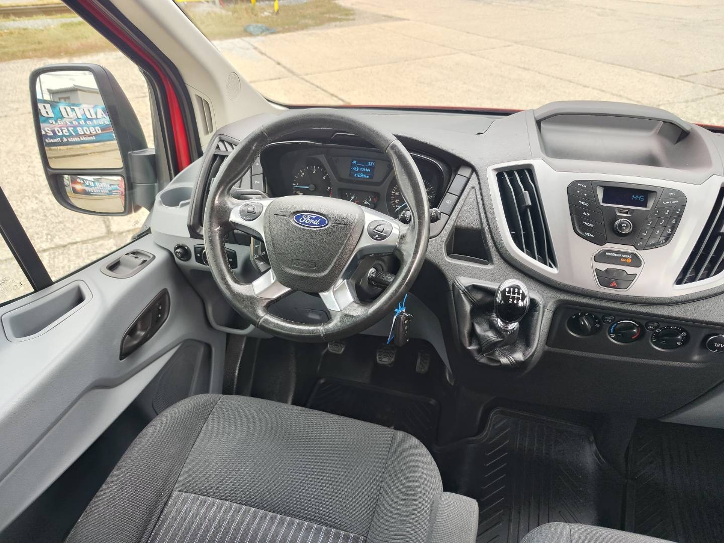Ford Transit Bus ZŤP špeciál 2.0/77 kW – foto 15