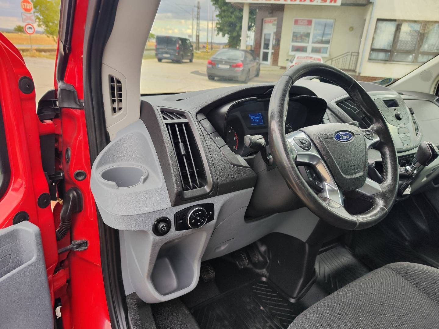 Ford Transit Bus ZŤP špeciál 2.0/77 kW – foto 18