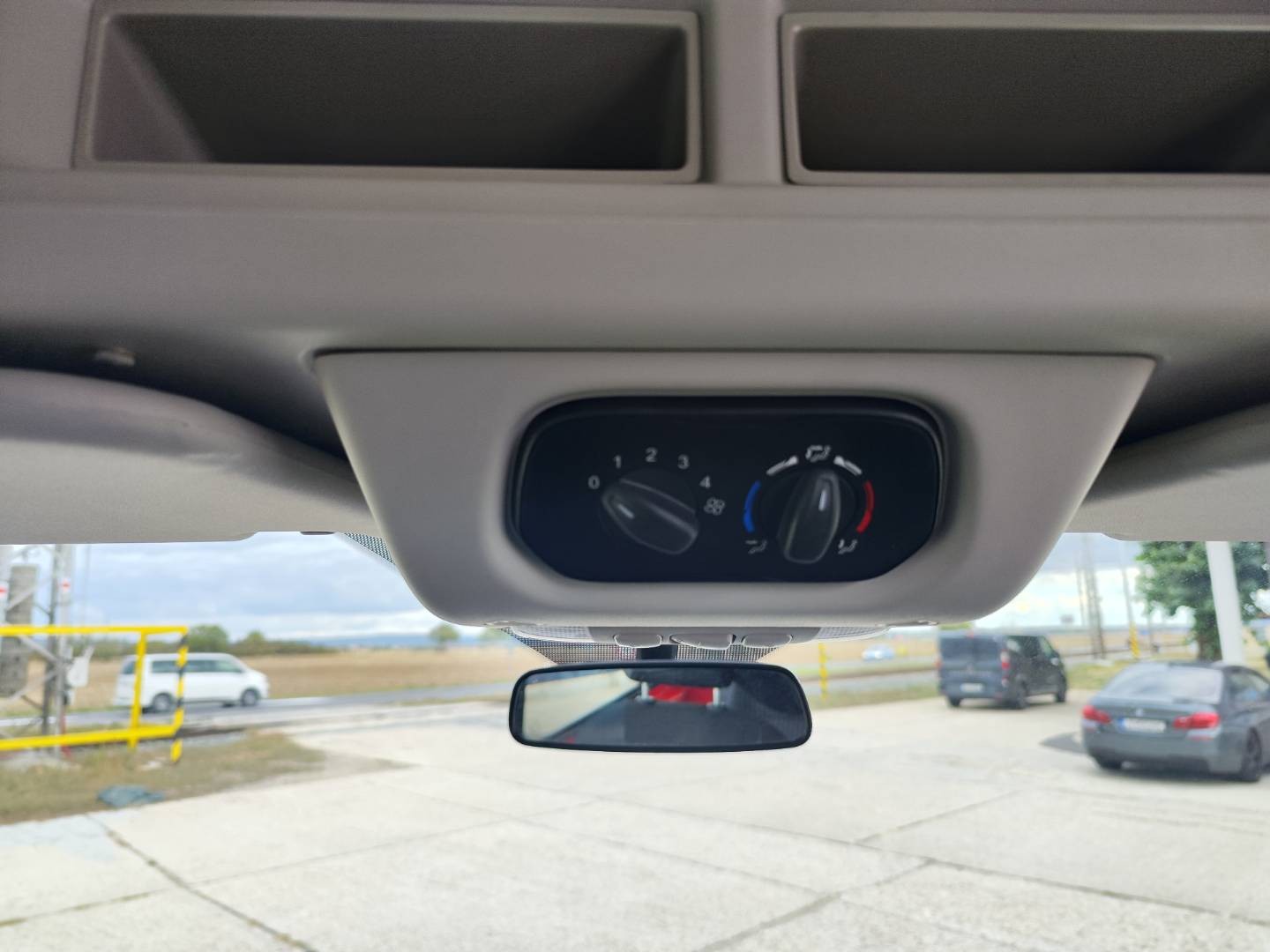 Ford Transit Bus ZŤP špeciál 2.0/77 kW – foto 20
