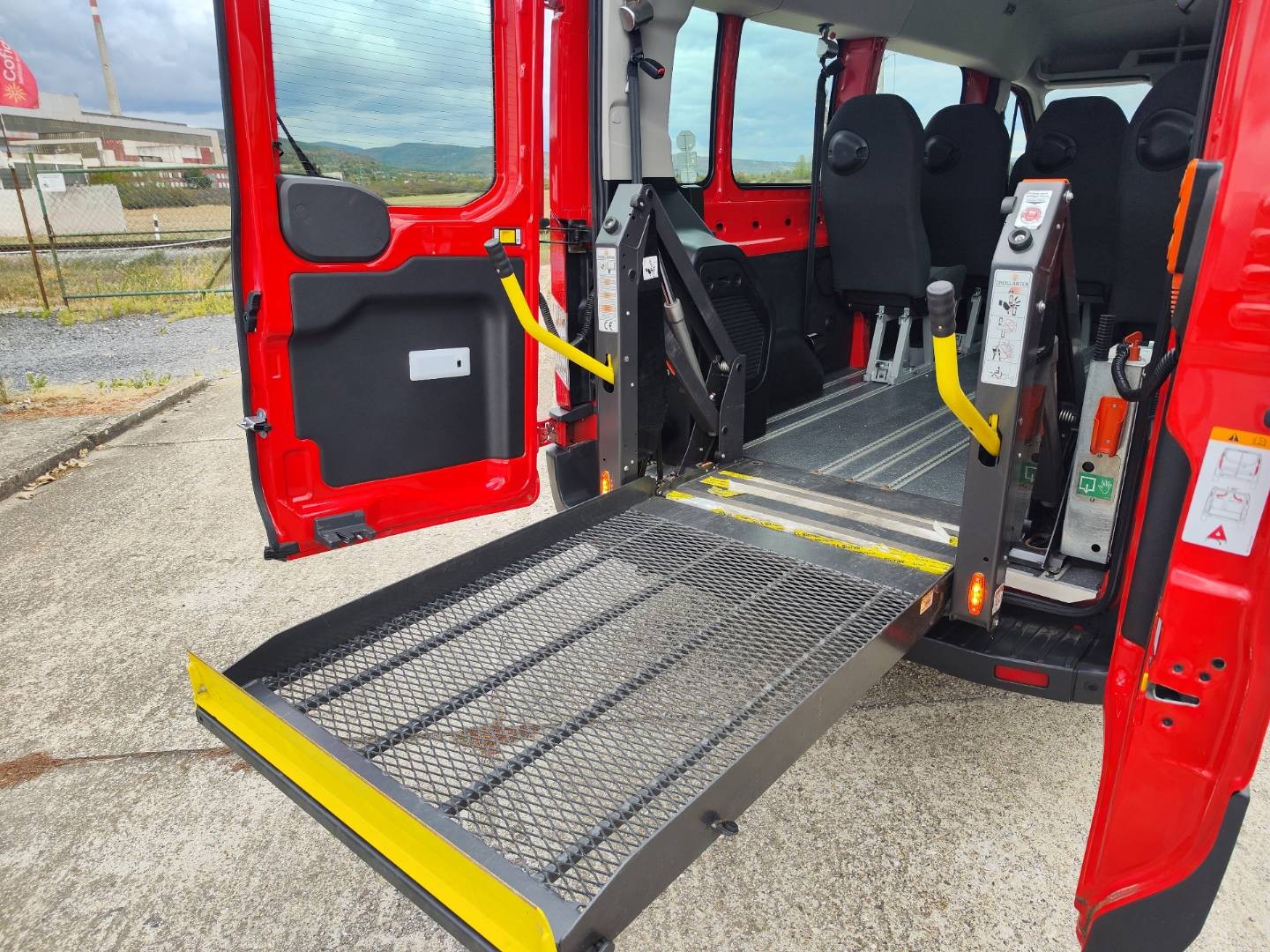Ford Transit Bus ZŤP špeciál 2.0/77 kW – foto 26