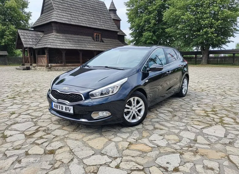 Kia Cee´d 1.6 GDI EX/Gold A/T